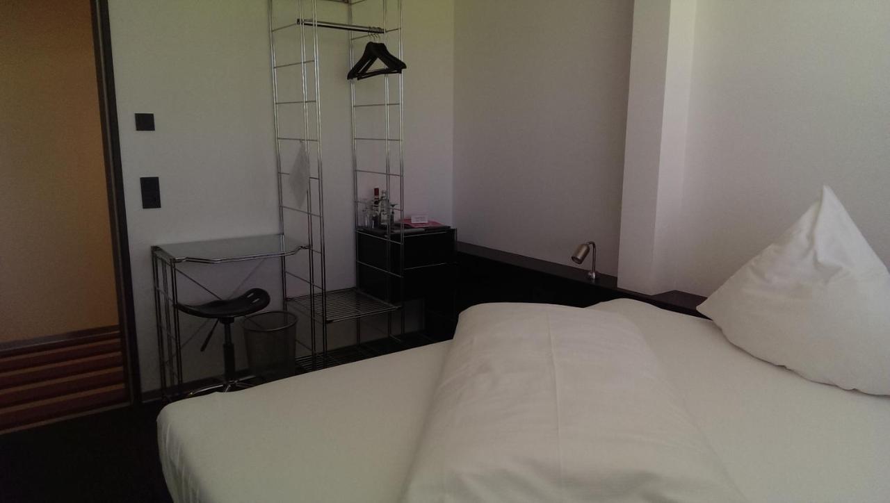 Hotel Zapa ซิงเงน ภายนอก รูปภาพ